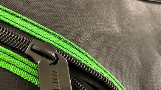 Zippers and zipper teeth of Vivosun hydroponic grow tent