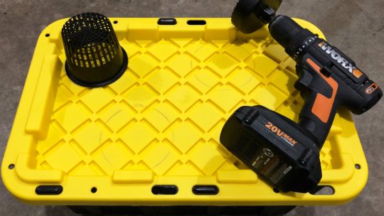 cutting holes for net pots in dwc hydroponic system